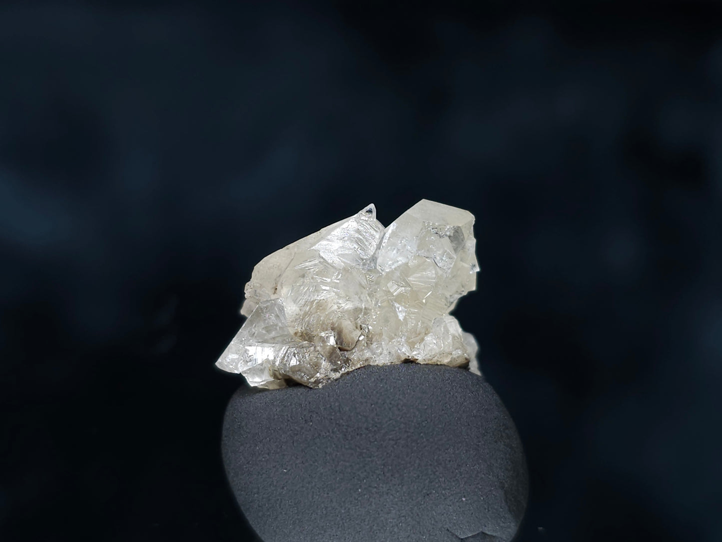 #33541 Super clear Nailhead Spar Calcite tiny cluster