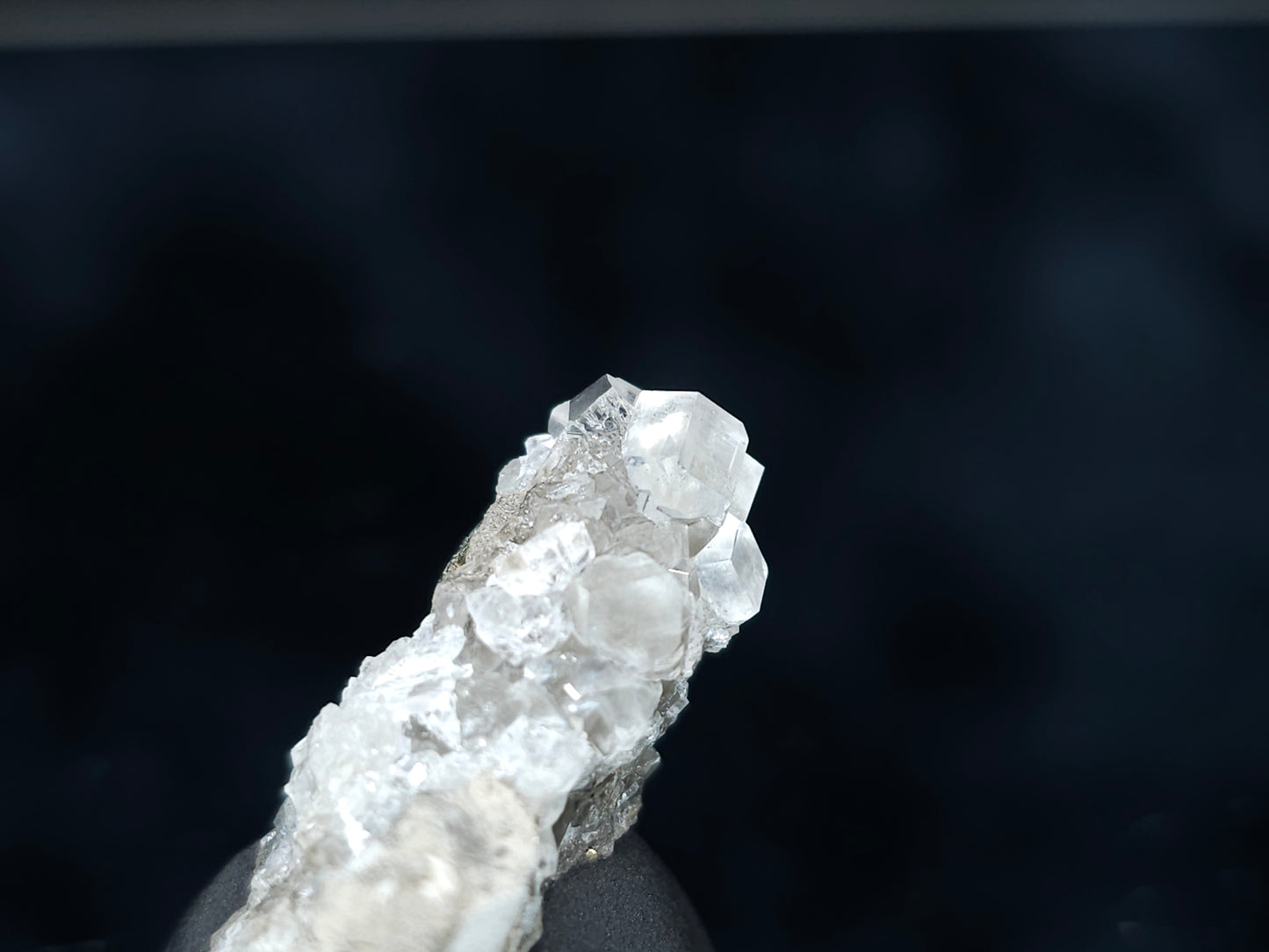 #33542 Super clear Nailhead Spar Calcite tiny cluster