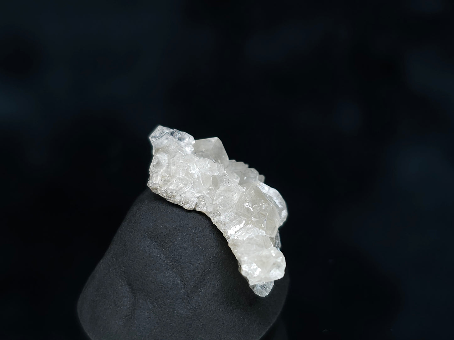 #33544 Super clear Nailhead Spar Calcite tiny cluster