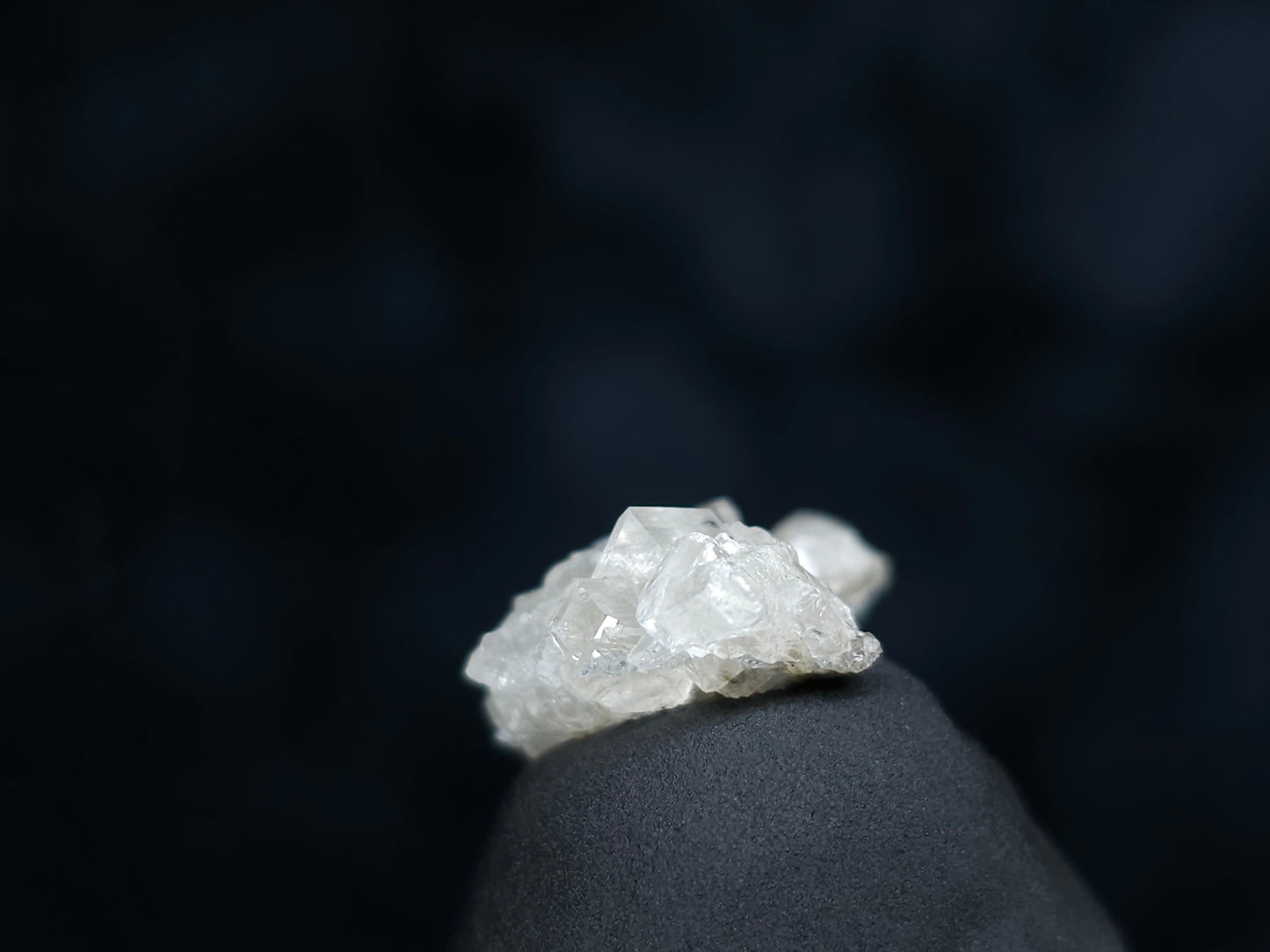 #33544 Super clear Nailhead Spar Calcite tiny cluster
