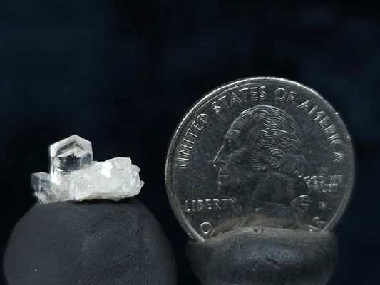 #33545 Super clear Nailhead Spar Calcite tiny cluster