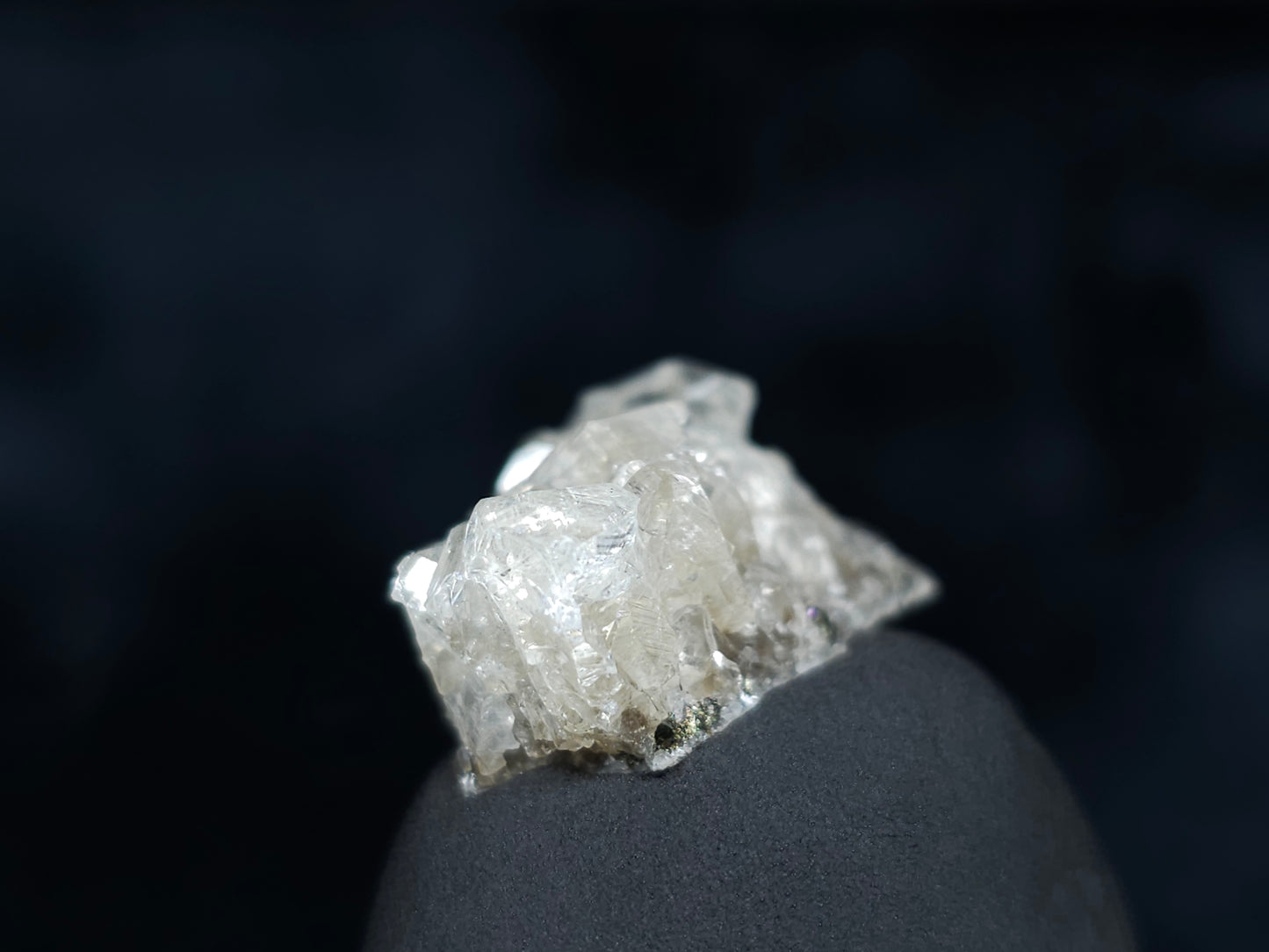 #33548 Super clear Nailhead Spar Calcite tiny cluster and Chalcopyrite ore and multiple small fossils in the matrix