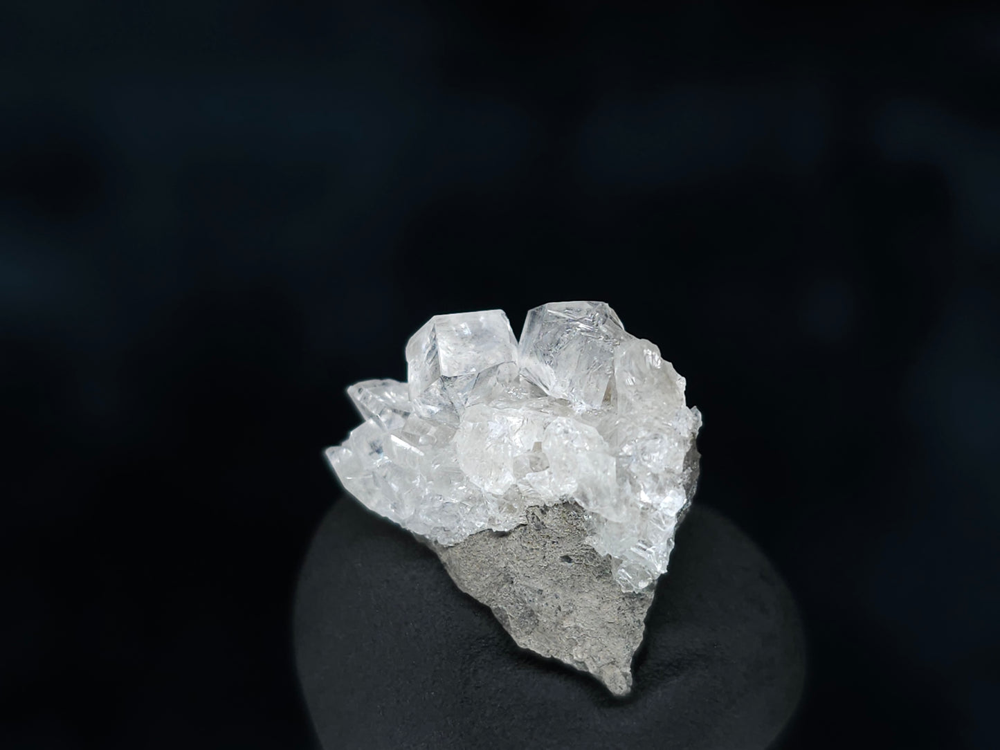 #33550 Super clear Nailhead Spar Calcite tiny cluster and Chalcopyrite ore and multiple small fossils in the matrix
