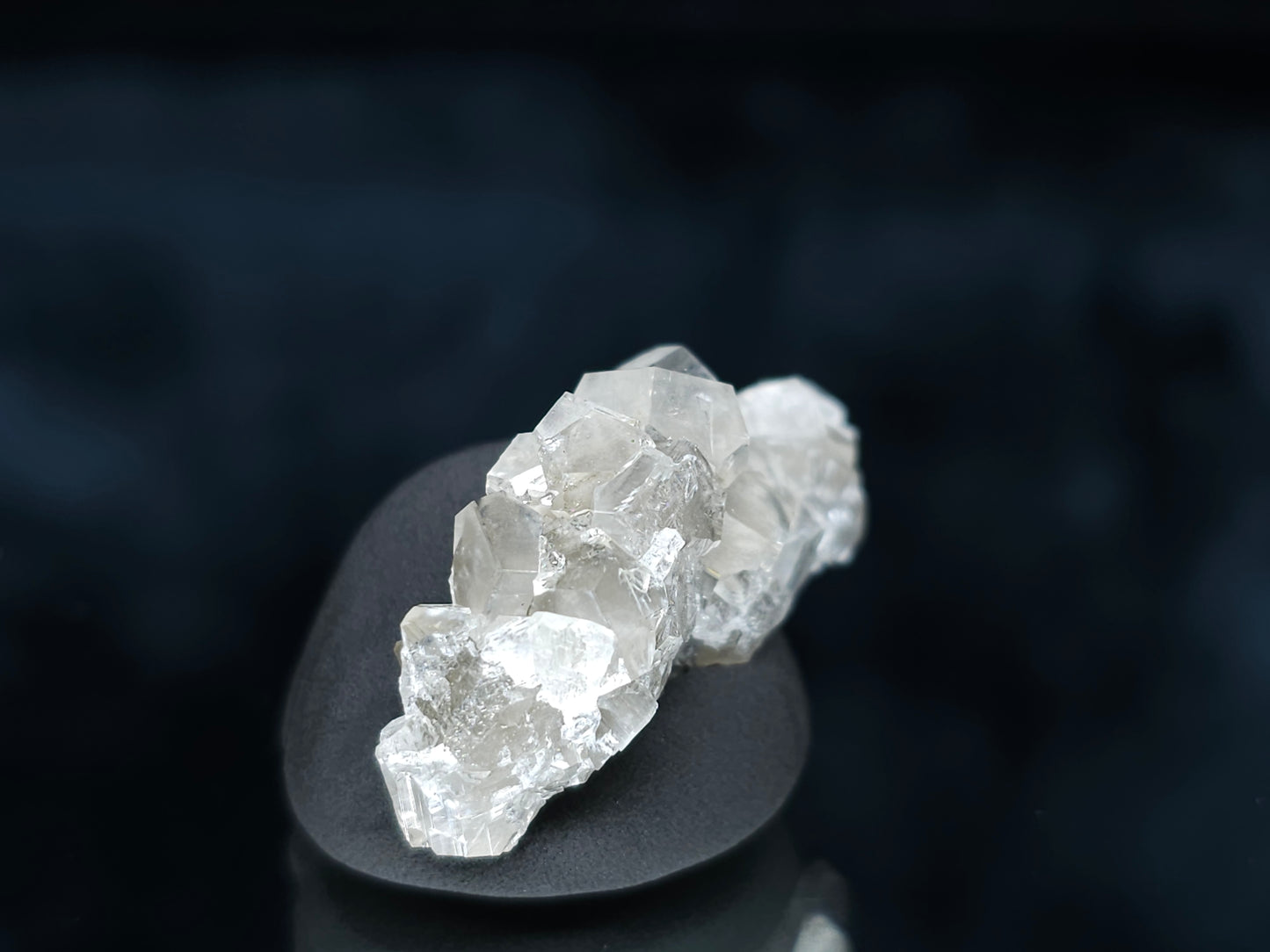 #33551 Super clear Nailhead Spar Calcite tiny cluster