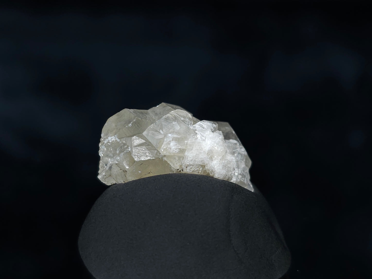 #33553 Super clear Nailhead Spar Calcite tiny cluster