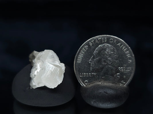 #33555 Super clear Nailhead Spar Calcite tiny cluster