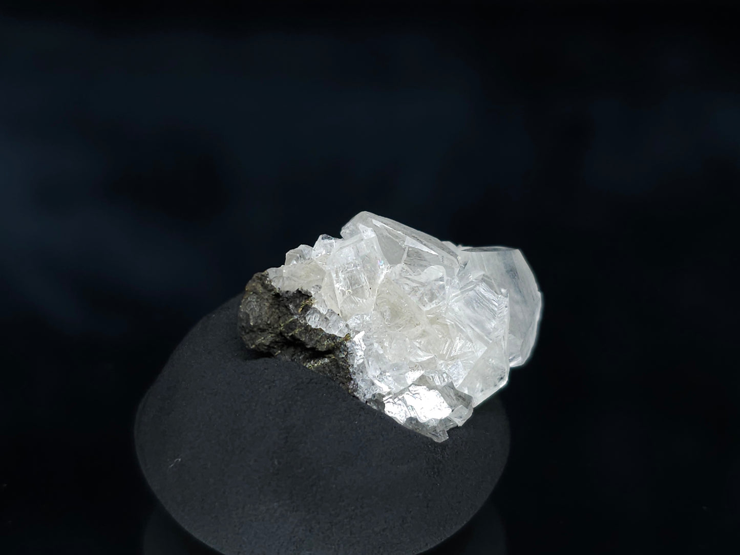 #33555 Super clear Nailhead Spar Calcite tiny cluster