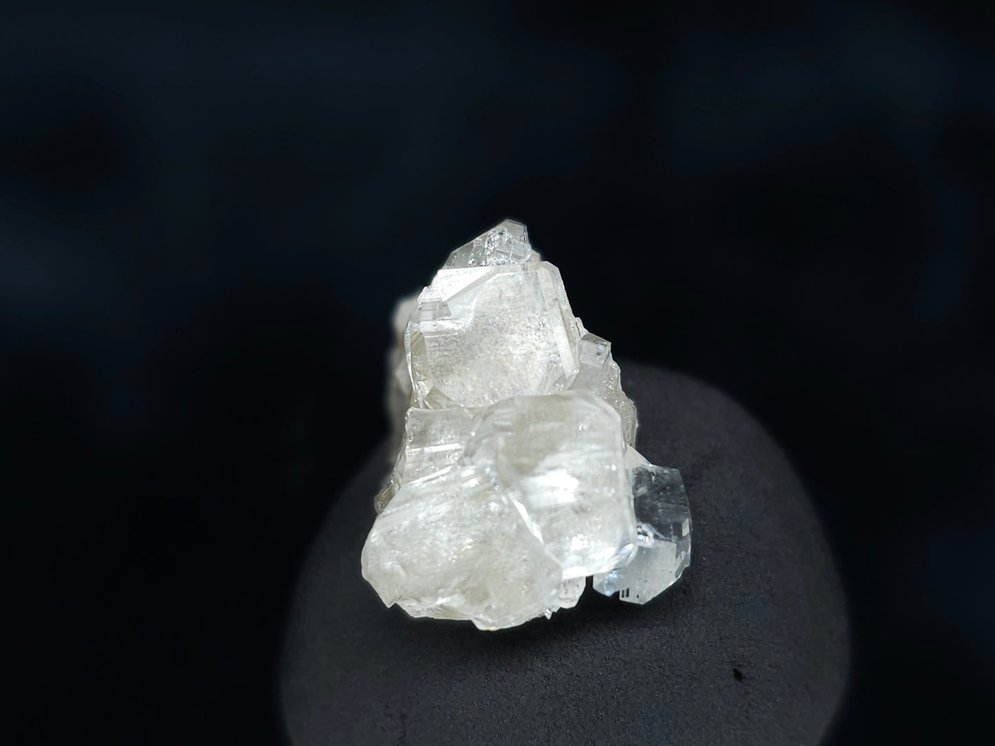 #33556 Super clear Nailhead Spar Calcite tiny cluster