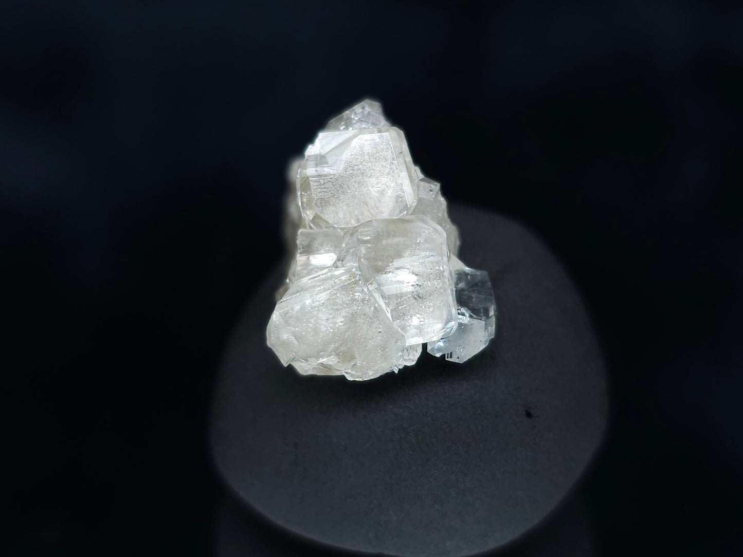 #33556 Super clear Nailhead Spar Calcite tiny cluster