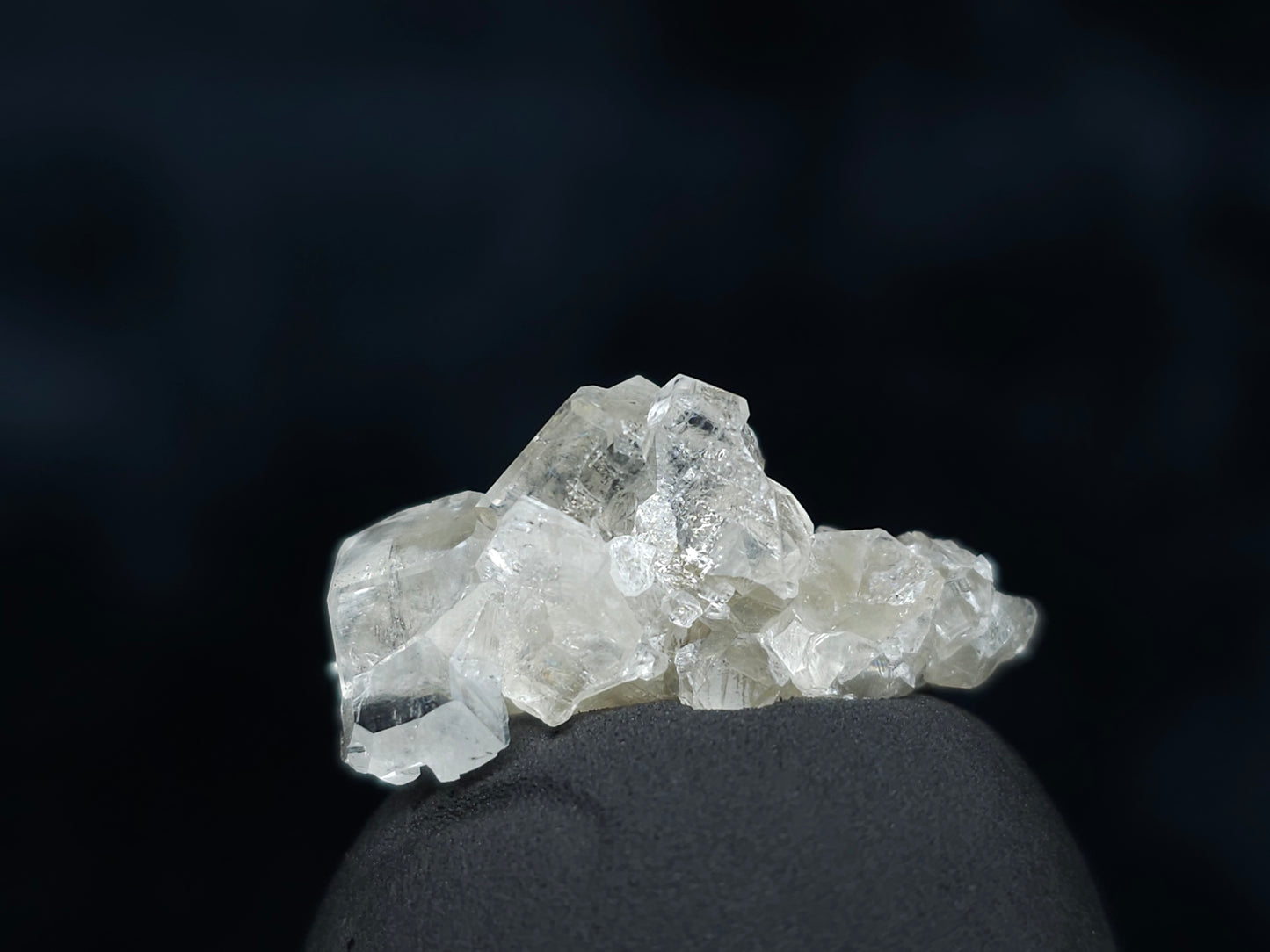 #33556 Super clear Nailhead Spar Calcite tiny cluster