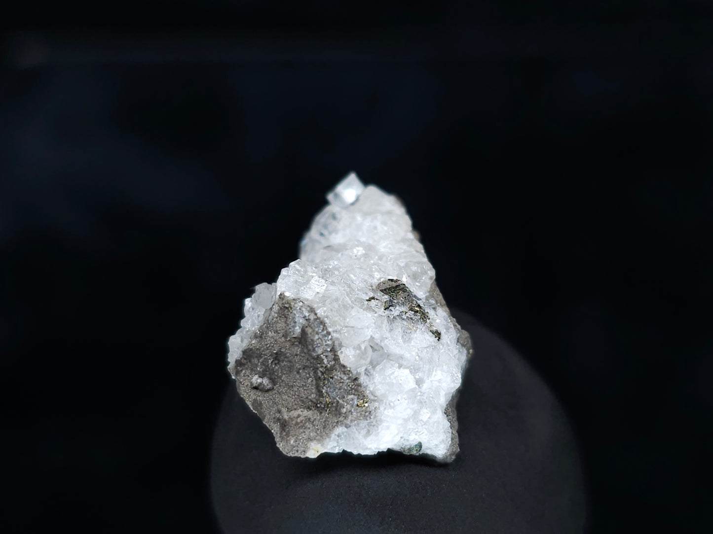 #33557 Super clear Nailhead Spar Calcite tiny cluster and Chalcopyrite ore and multiple small fossils in the matrix