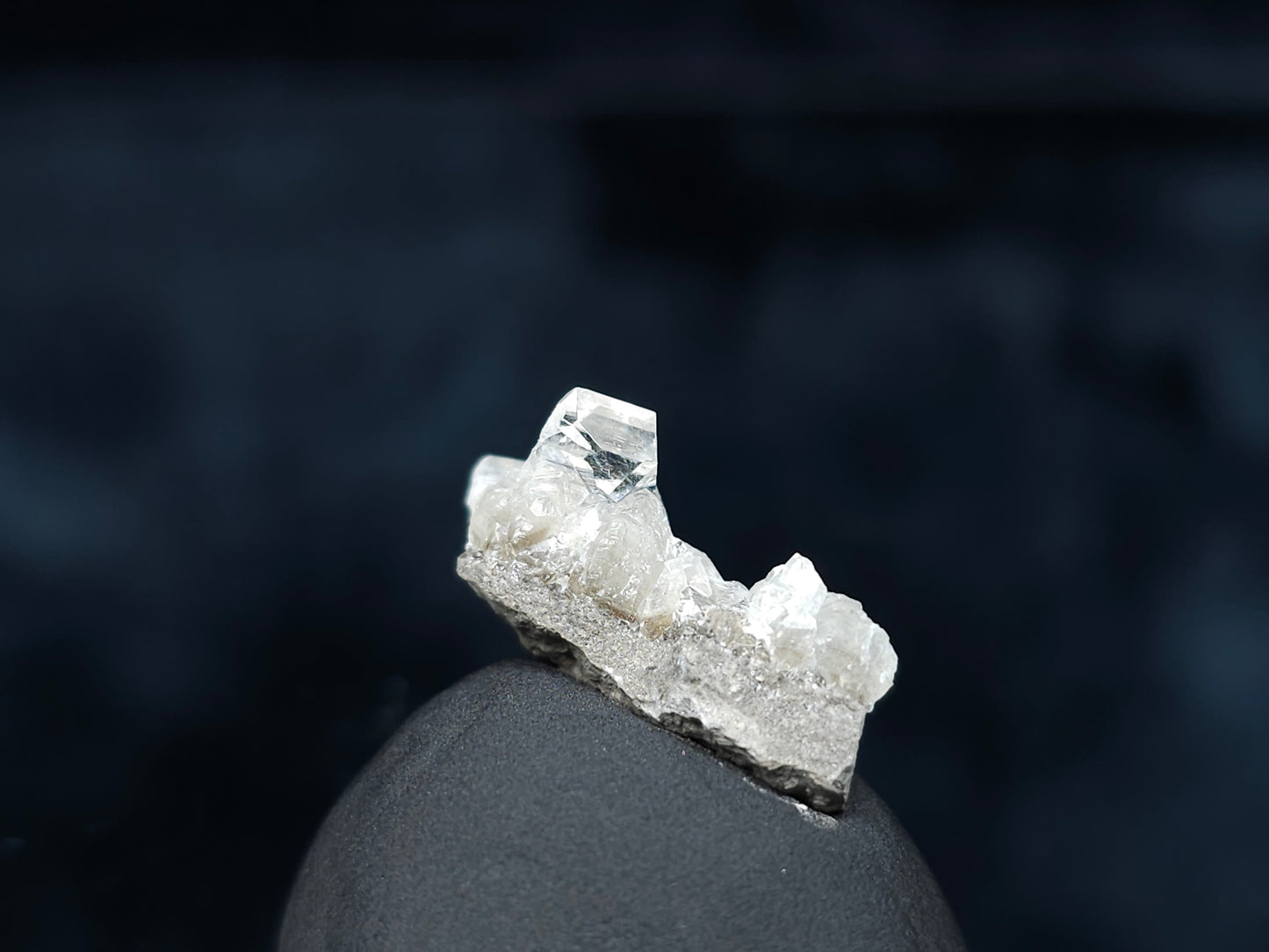 #33558 Super clear Nailhead Spar Calcite tiny cluster