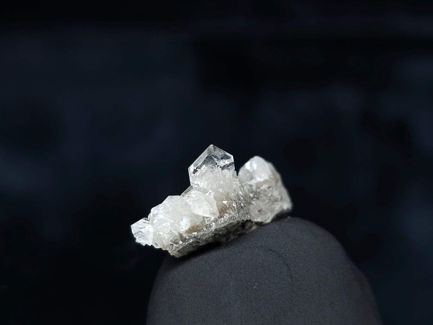 #33558 Super clear Nailhead Spar Calcite tiny cluster