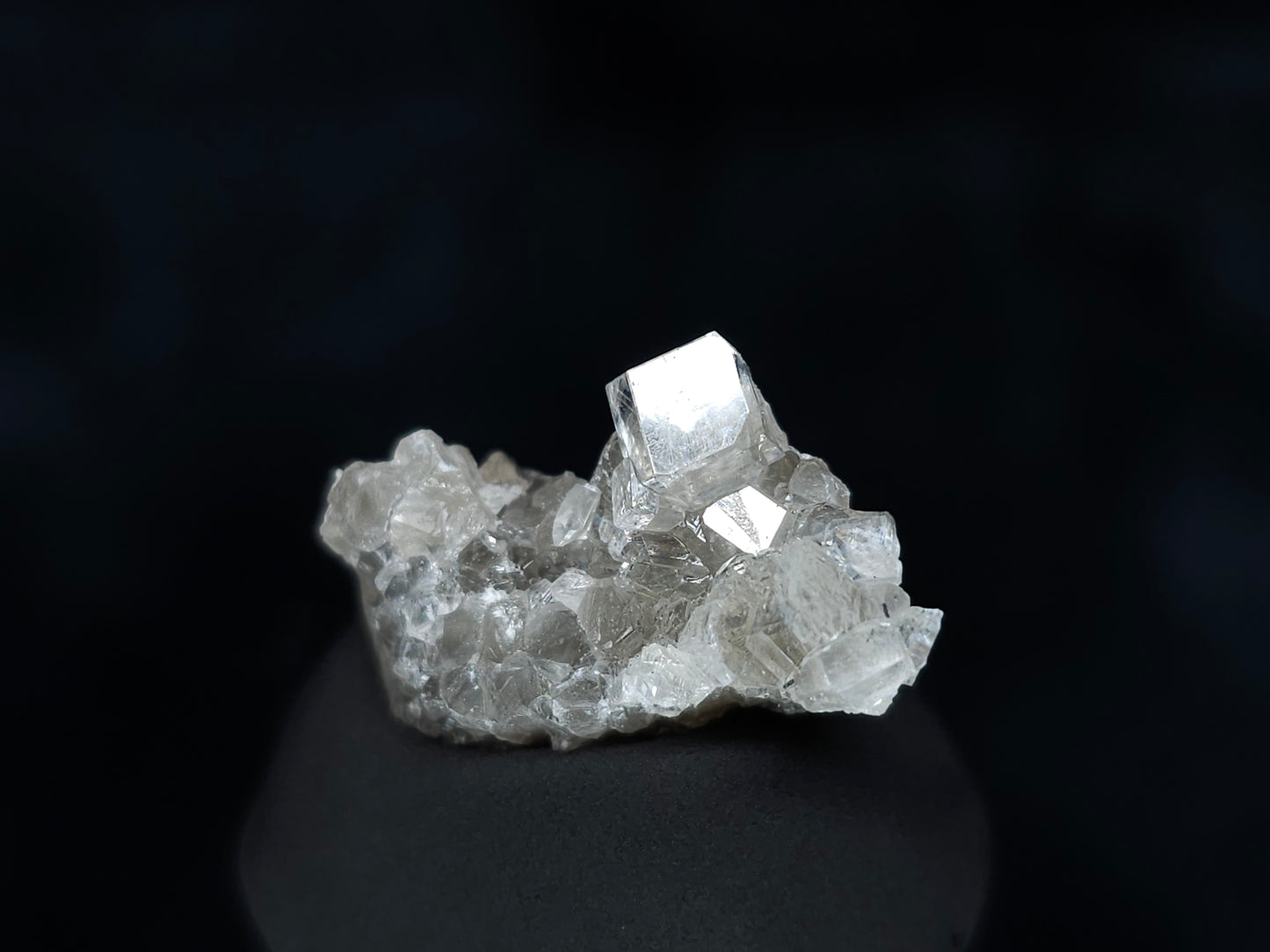 #33558 Super clear Nailhead Spar Calcite tiny cluster