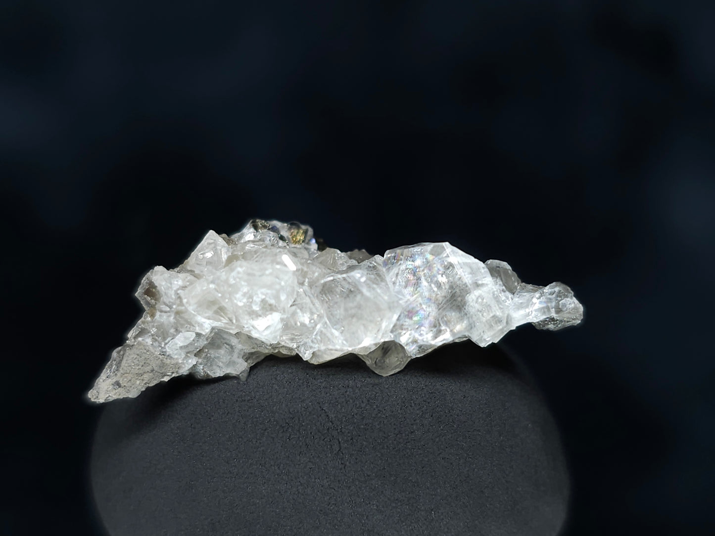 #33560 Super clear Nailhead Spar Calcite tiny cluster