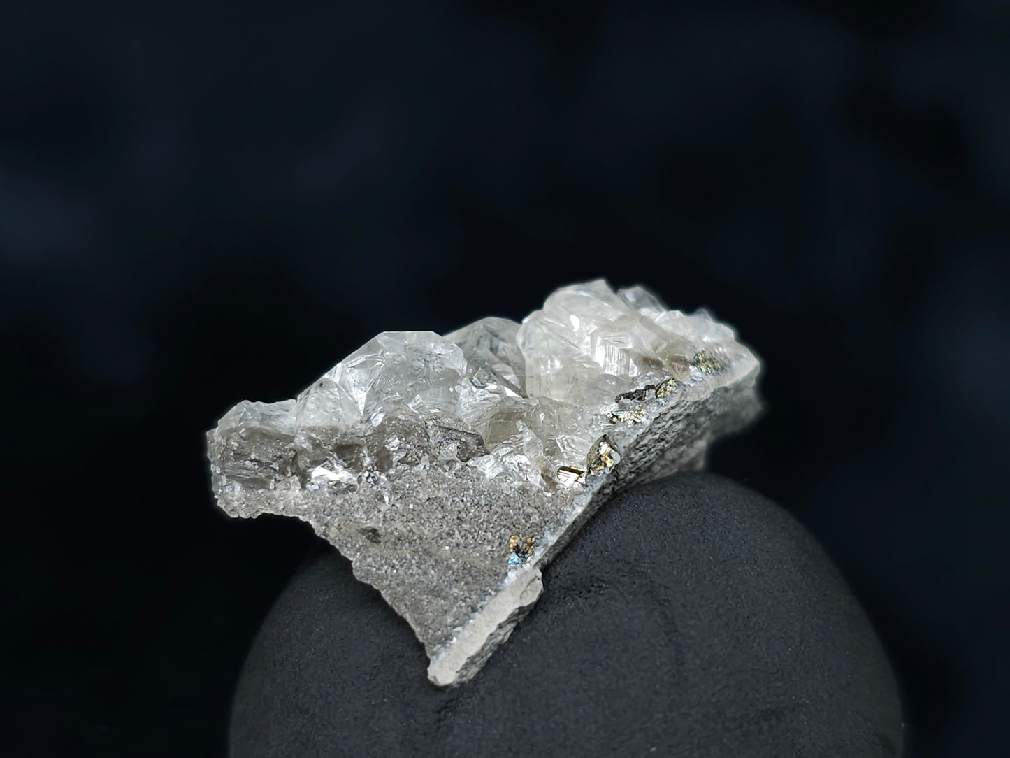 #33560 Super clear Nailhead Spar Calcite tiny cluster