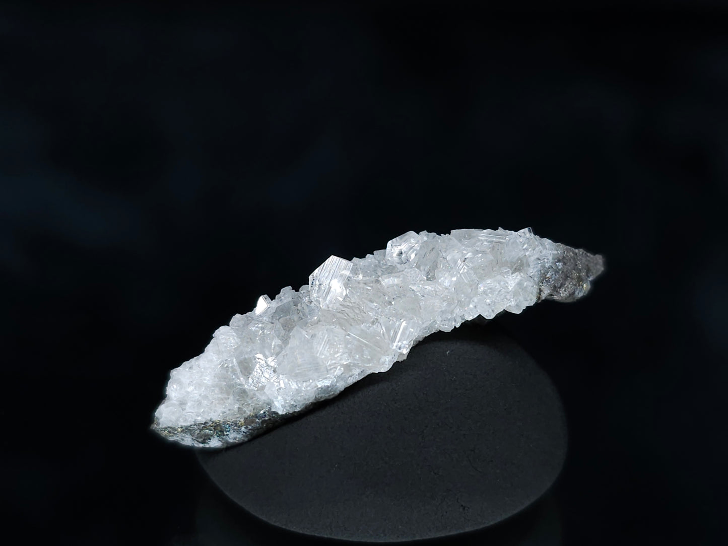 #33560 Super clear Nailhead Spar Calcite tiny cluster