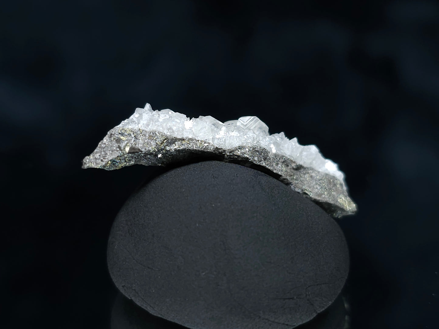 #33560 Super clear Nailhead Spar Calcite tiny cluster