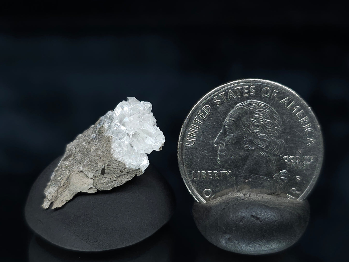 #33562 Super clear Nailhead Spar Calcite tiny cluster and multiple small fossils in the matrix
