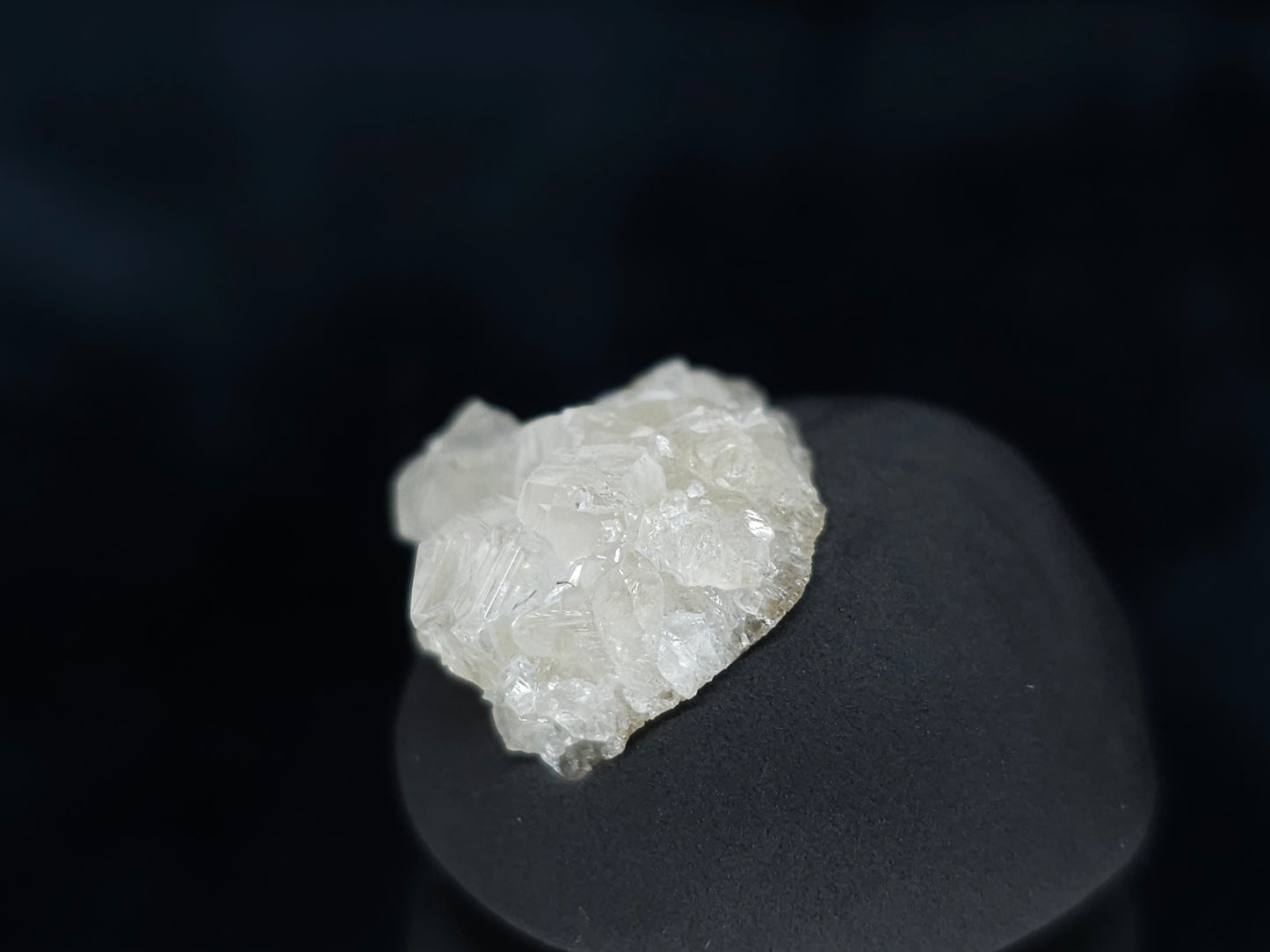 #33564 Super clear Nailhead Spar Calcite tiny cluster