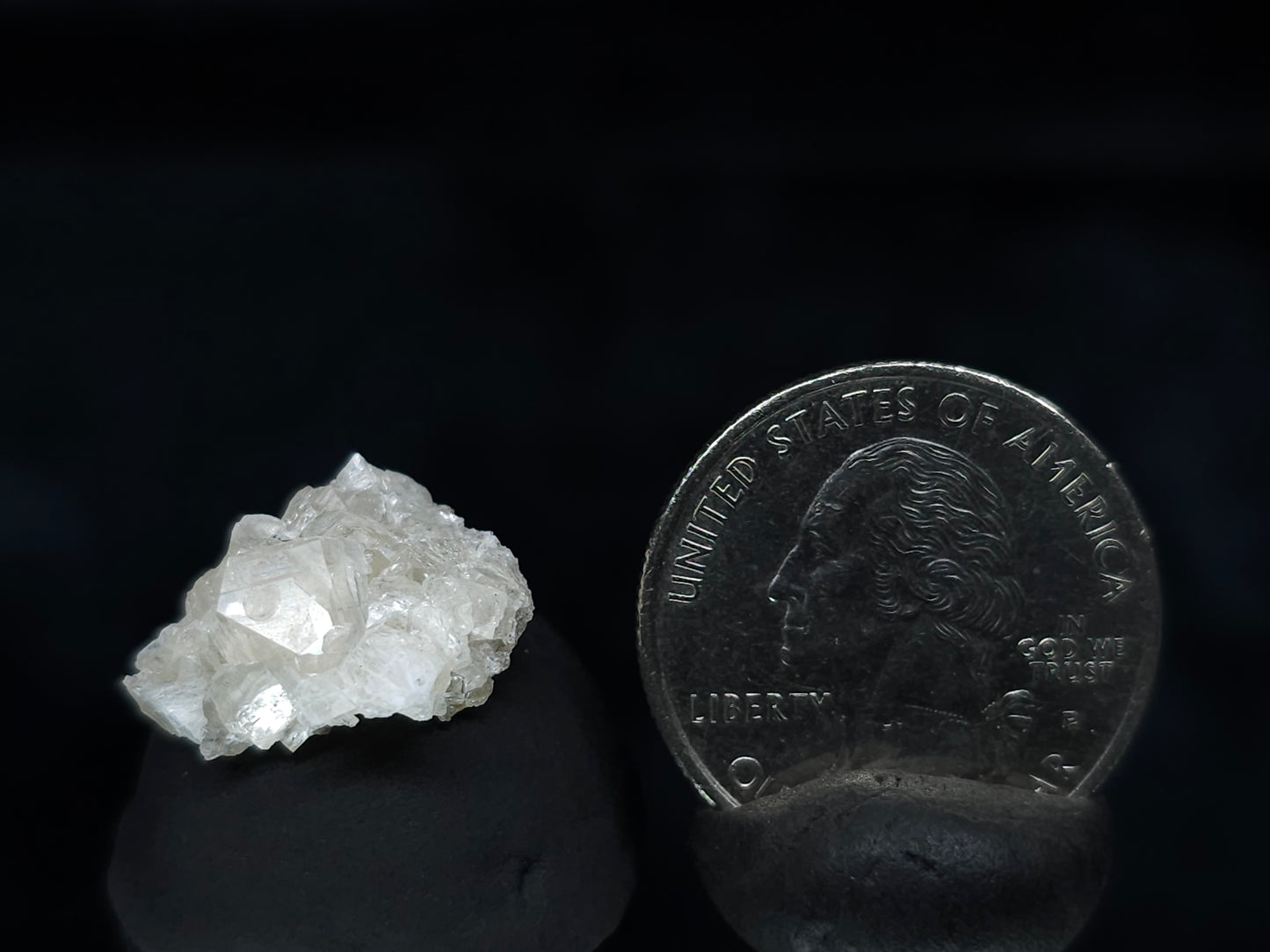 #33571 Super clear Nailhead Spar Calcite tiny cluster
