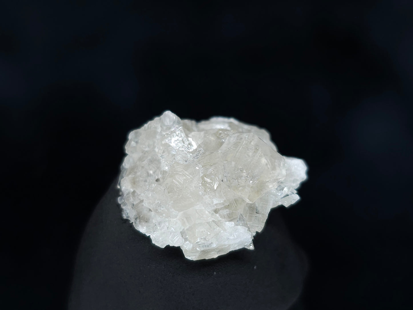 #33571 Super clear Nailhead Spar Calcite tiny cluster
