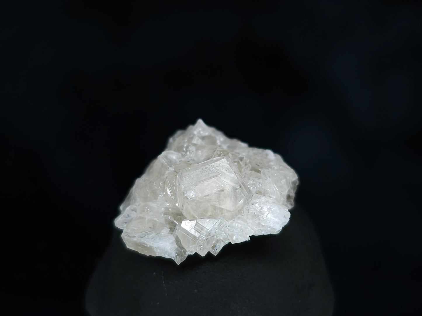 #33571 Super clear Nailhead Spar Calcite tiny cluster