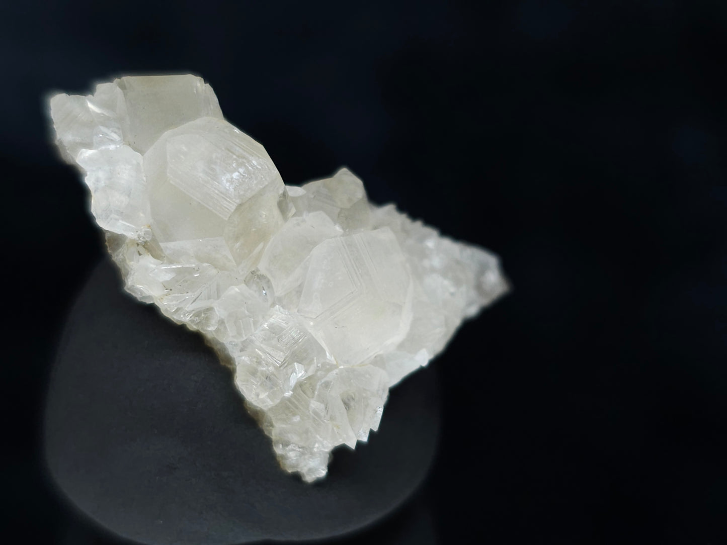 #33570 Super clear Nailhead Spar Calcite tiny cluster