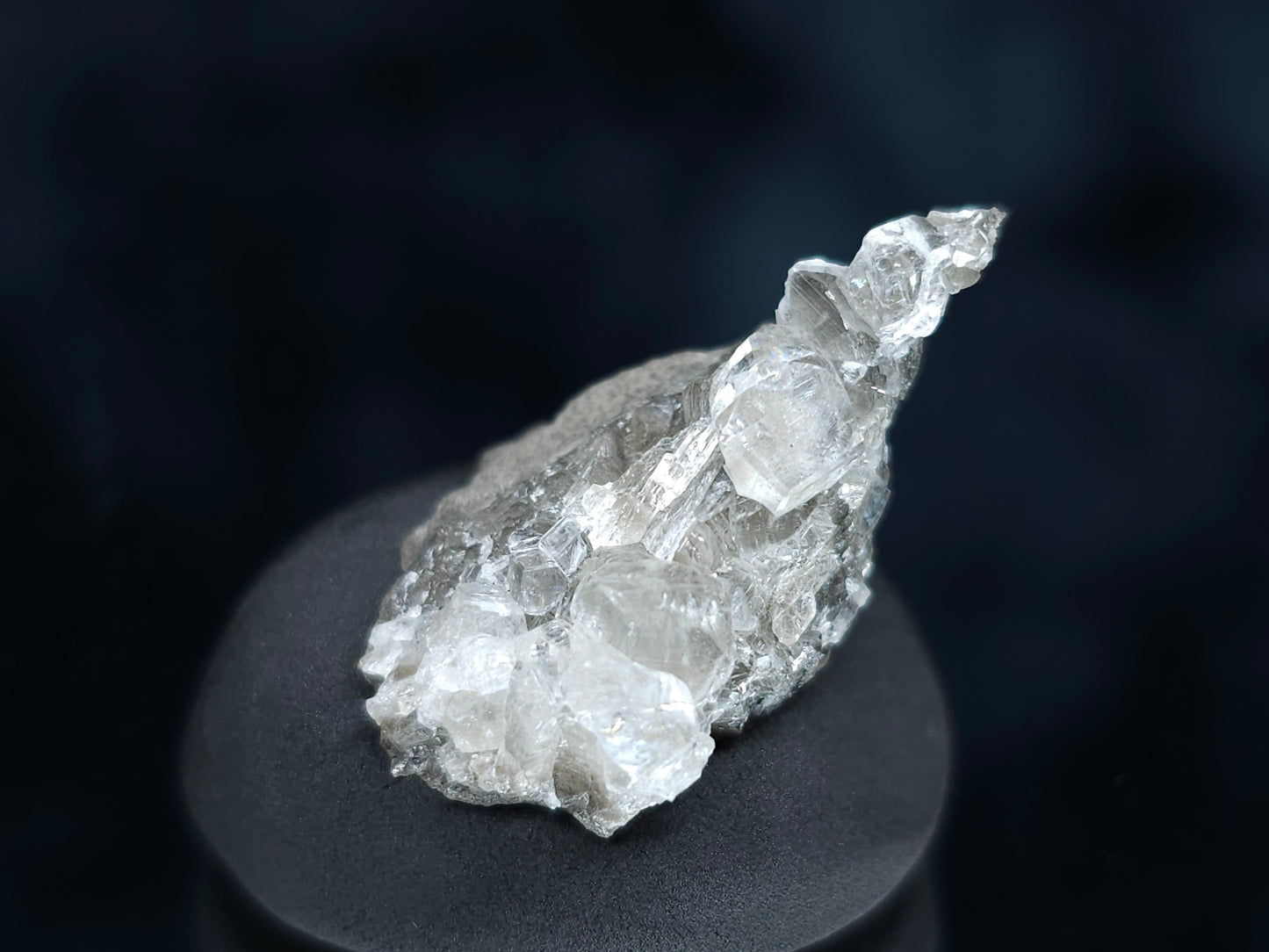 #33568 Super clear Nailhead Spar Calcite tiny cluster