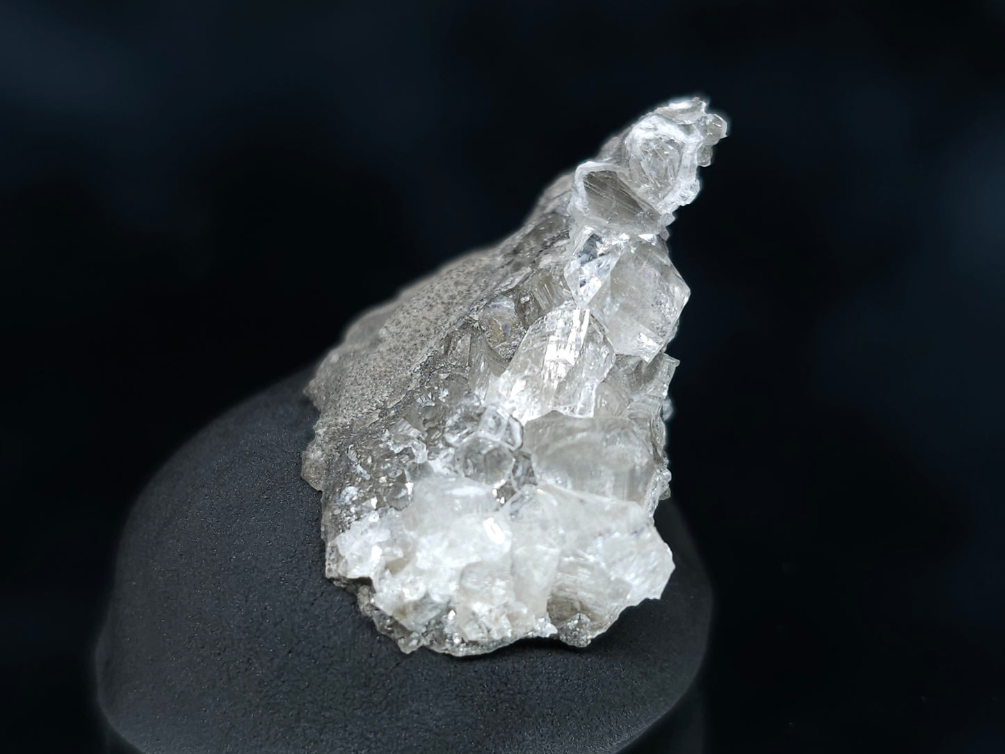 #33568 Super clear Nailhead Spar Calcite tiny cluster