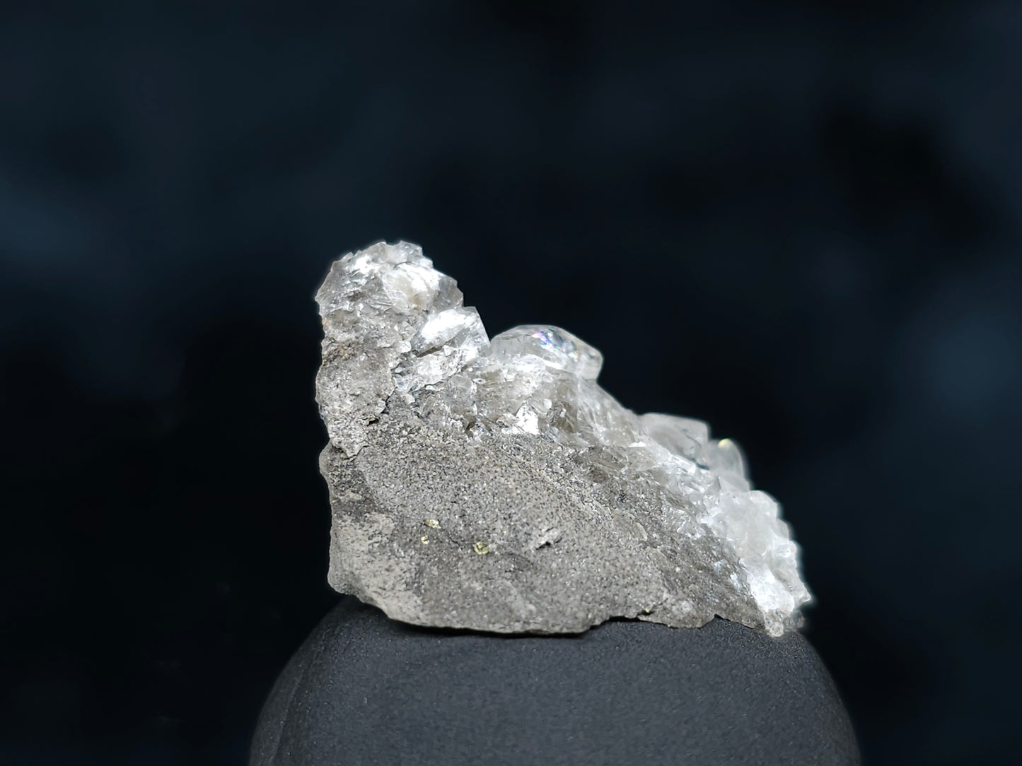 #33568 Super clear Nailhead Spar Calcite tiny cluster