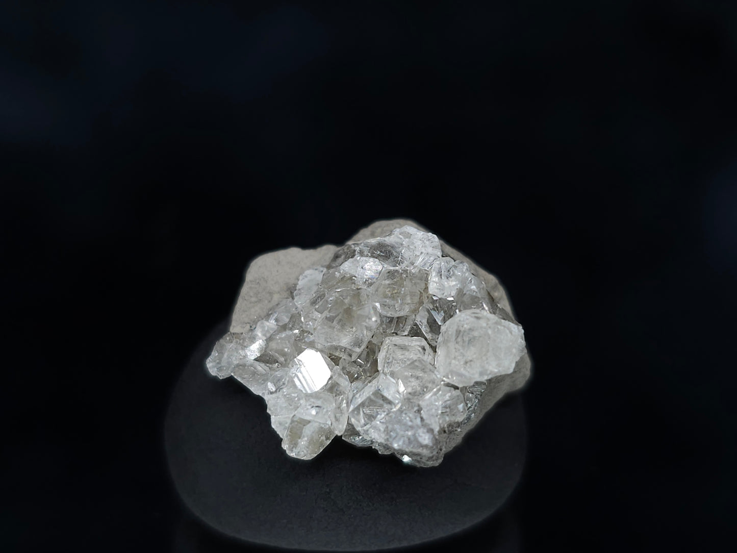 #33567 Super clear Nailhead Spar Calcite tiny cluster