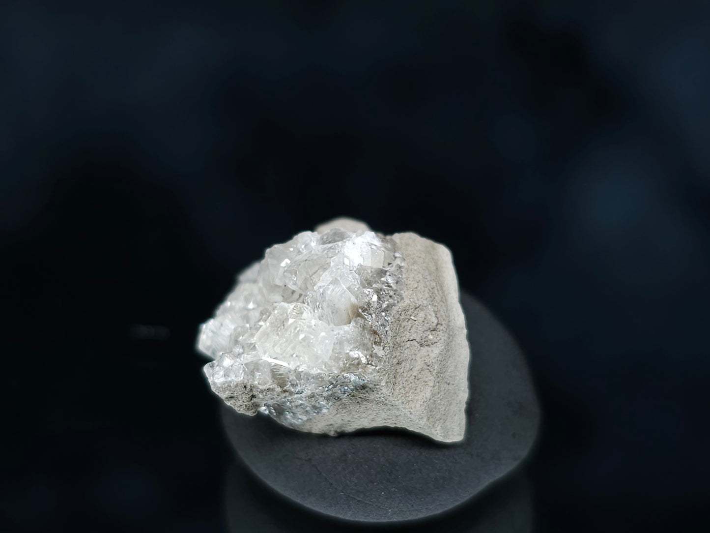 #33567 Super clear Nailhead Spar Calcite tiny cluster