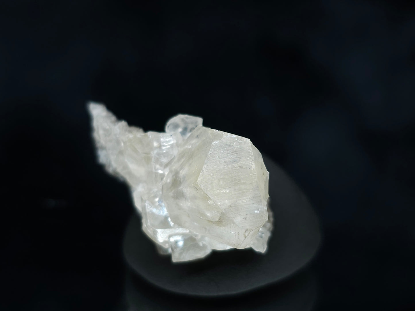 #33572 Super clear Nailhead Spar Calcite tiny cluster