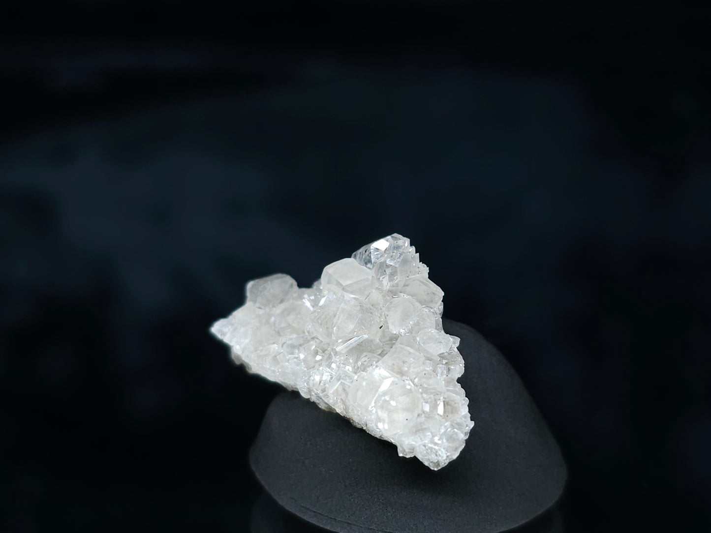 #33573 Super clear Nailhead Spar Calcite tiny cluster