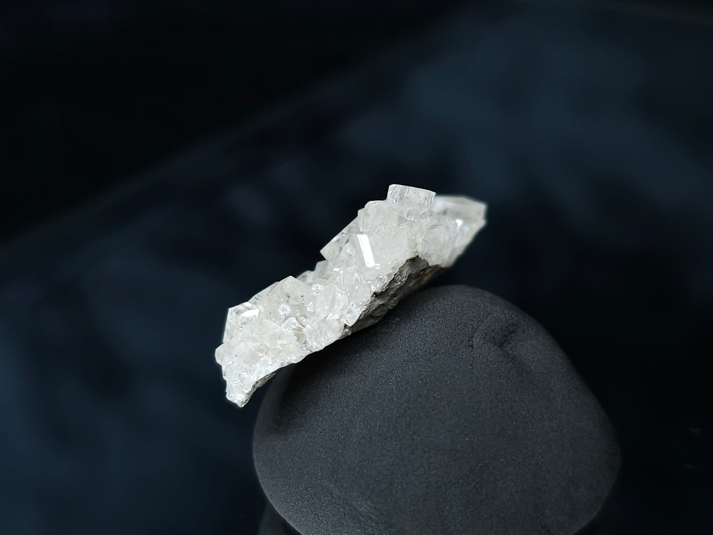 #33573 Super clear Nailhead Spar Calcite tiny cluster