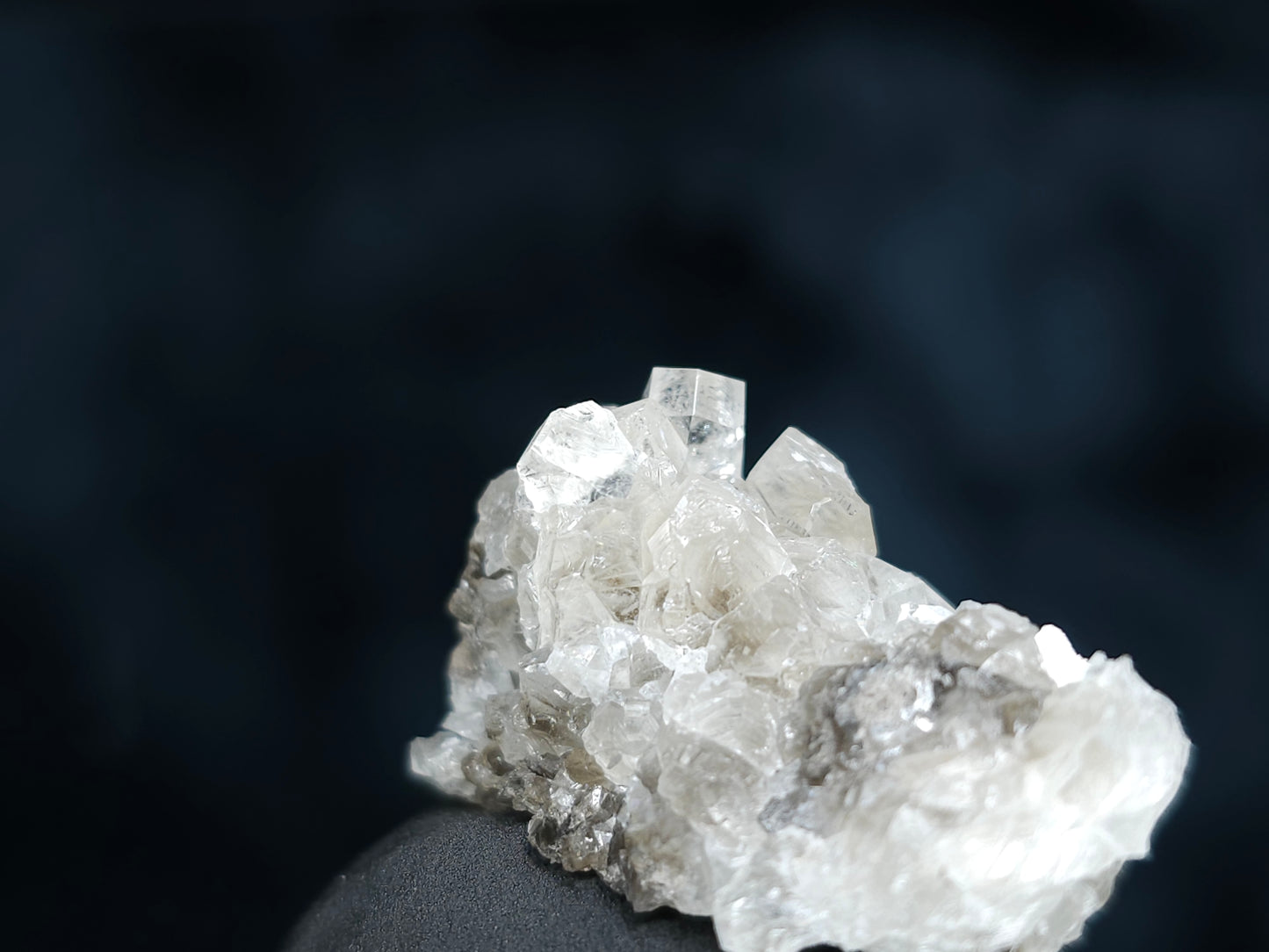 #33574 Super clear Nailhead Spar Calcite tiny cluster