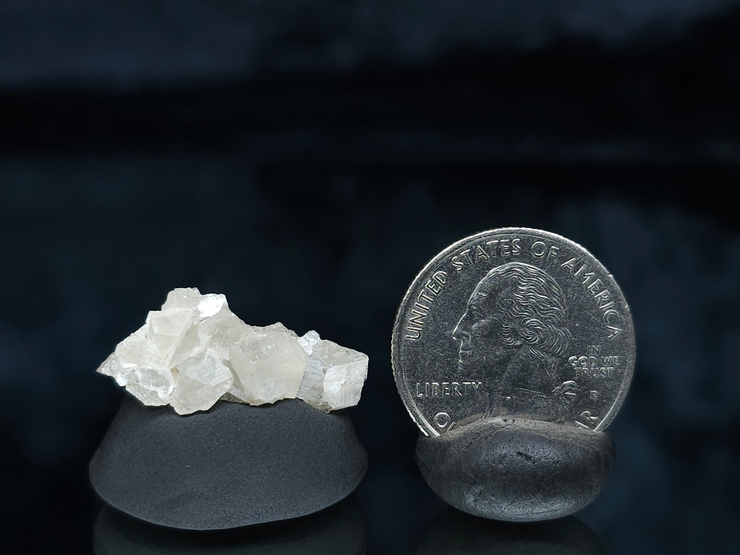 #33575 Super clear Nailhead Spar Calcite tiny cluster