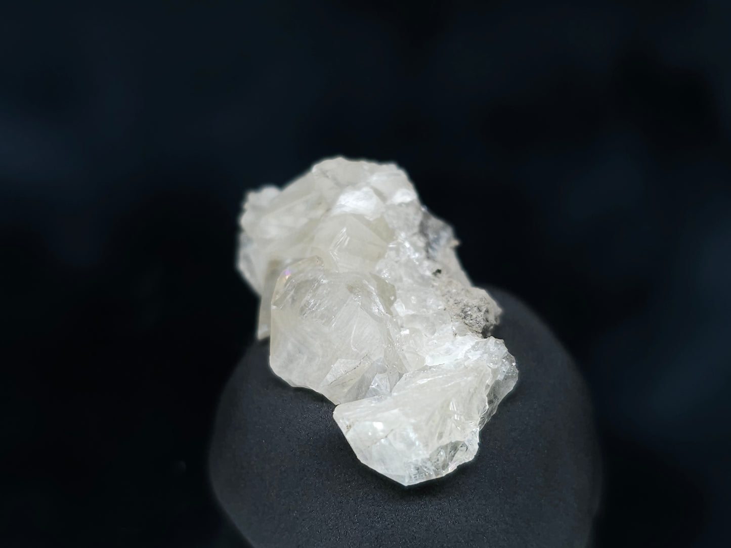 #33575 Super clear Nailhead Spar Calcite tiny cluster