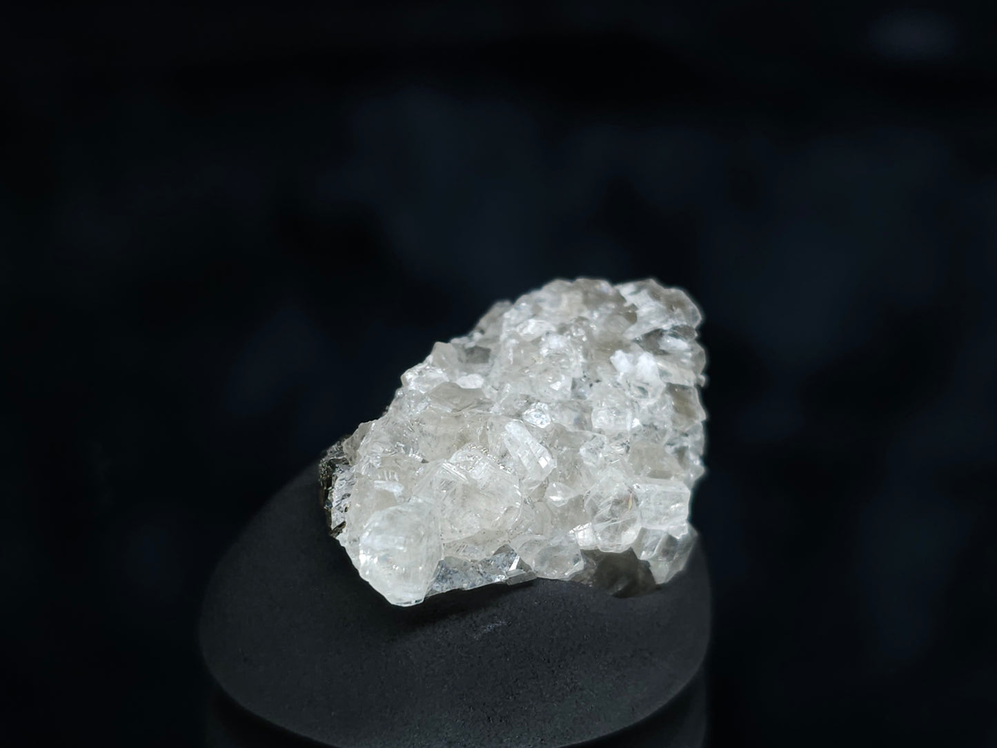 #33576 Super clear Nailhead Spar Calcite tiny cluster