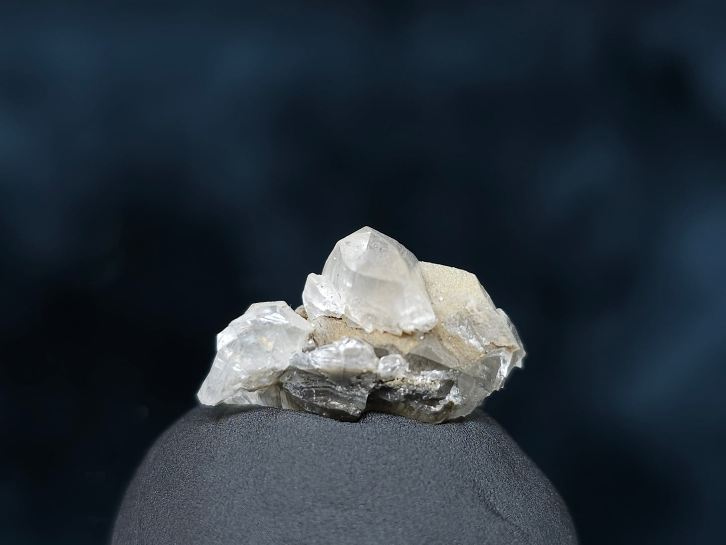 #33577 Super clear Nailhead Spar Calcite tiny cluster
