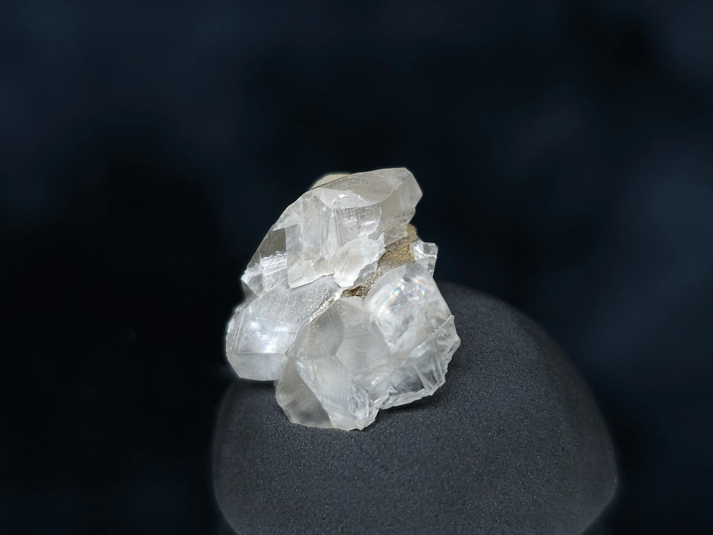 #33577 Super clear Nailhead Spar Calcite tiny cluster