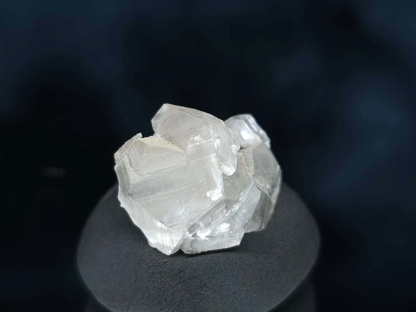 #33577 Super clear Nailhead Spar Calcite tiny cluster