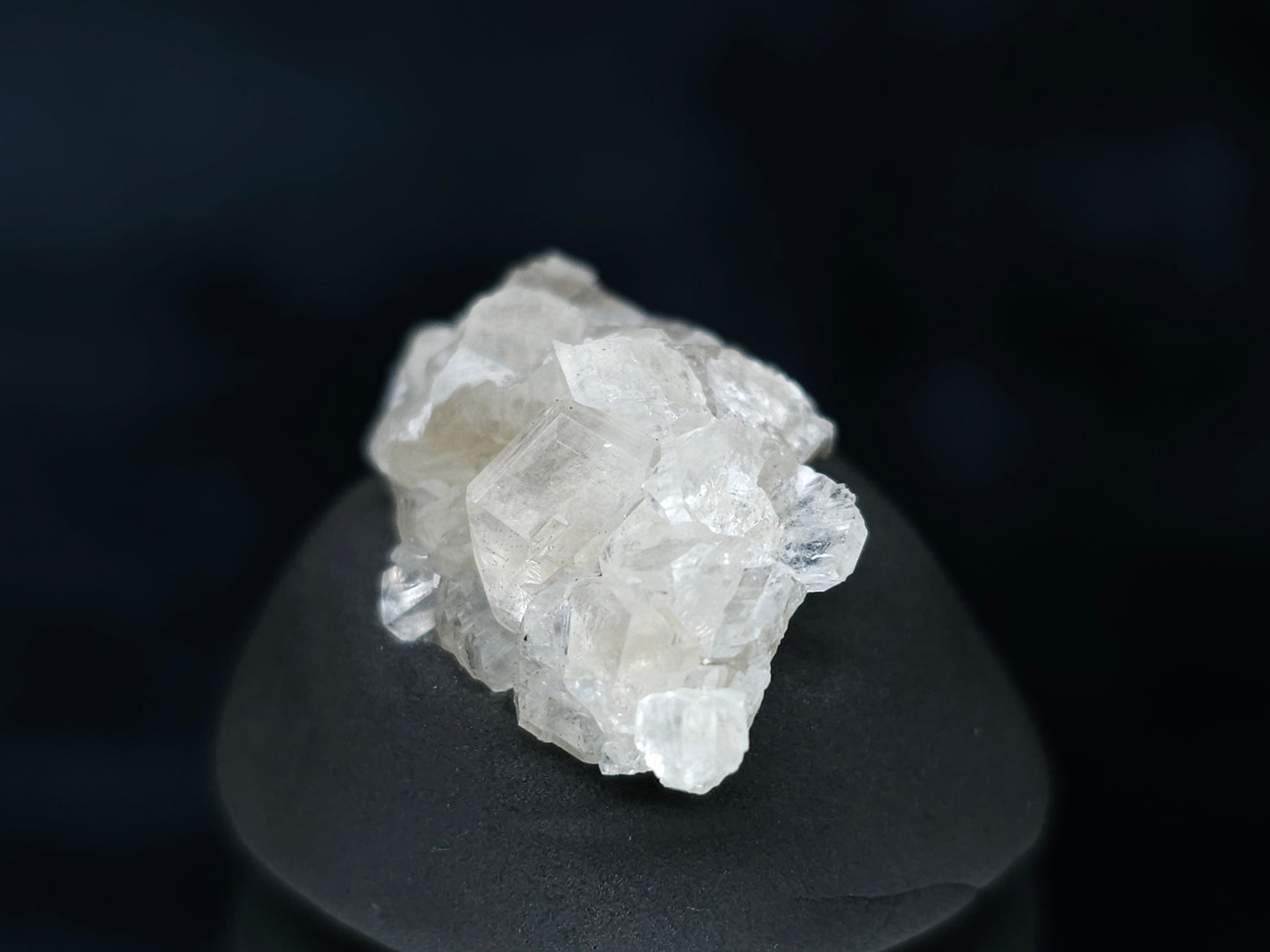 #33579 Super clear Nailhead Spar Calcite tiny cluster
