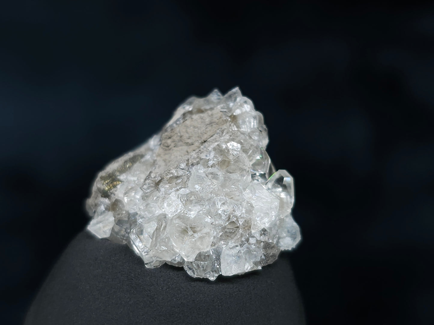 #33580 Super clear Nailhead Spar Calcite tiny cluster