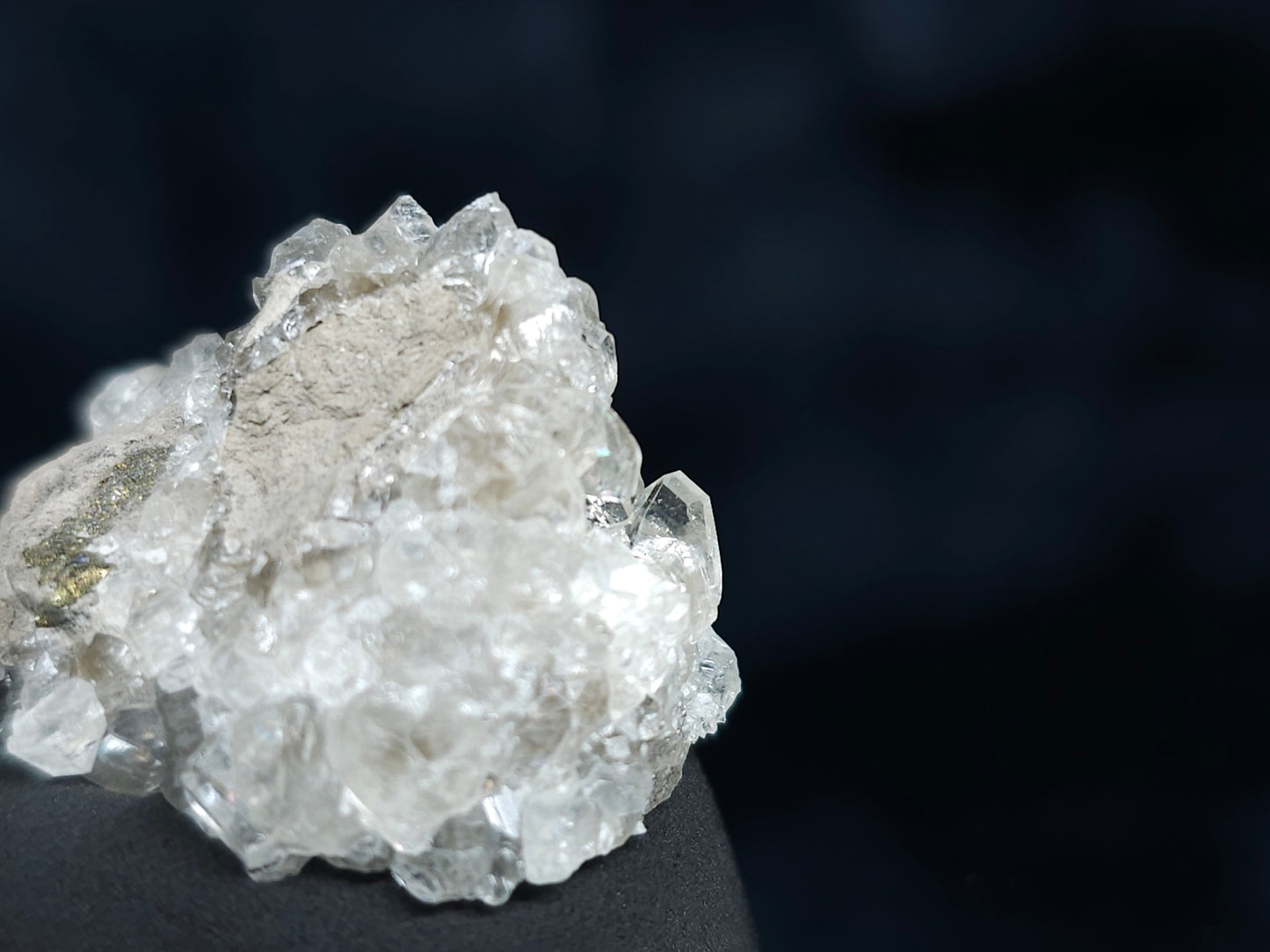 #33580 Super clear Nailhead Spar Calcite tiny cluster