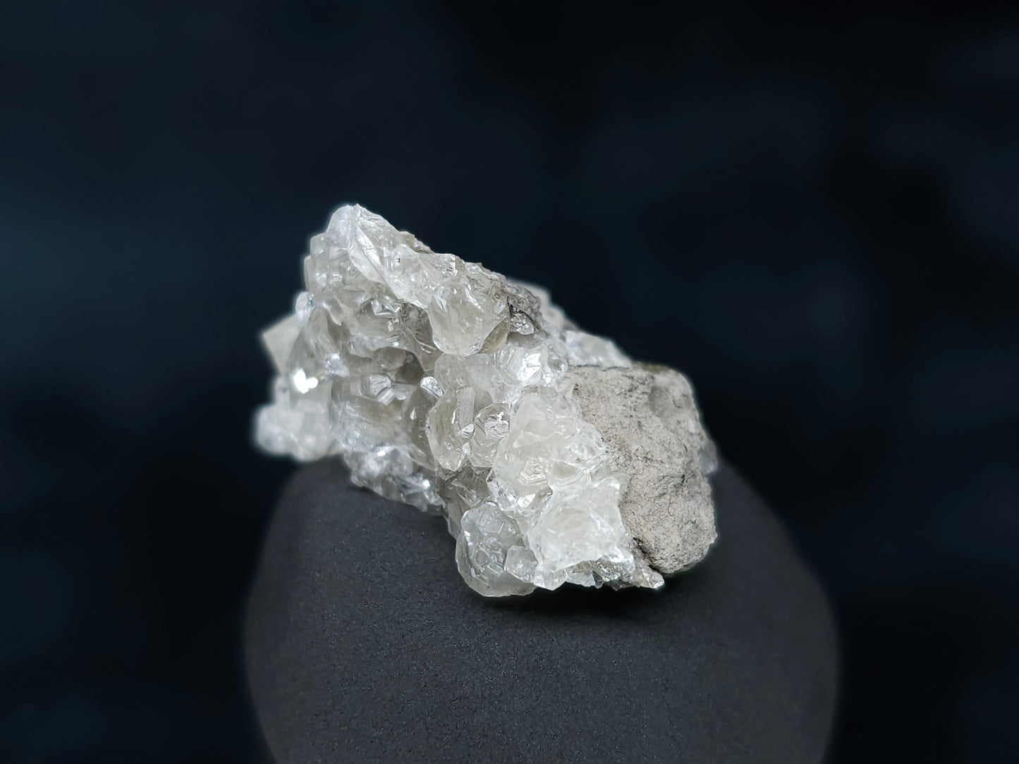 #33580 Super clear Nailhead Spar Calcite tiny cluster