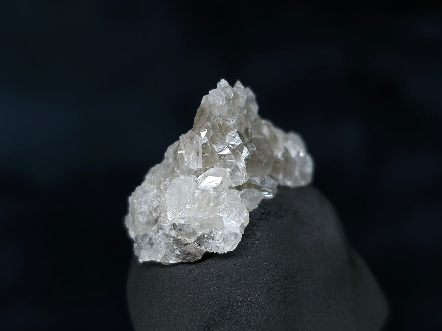 #33580 Super clear Nailhead Spar Calcite tiny cluster