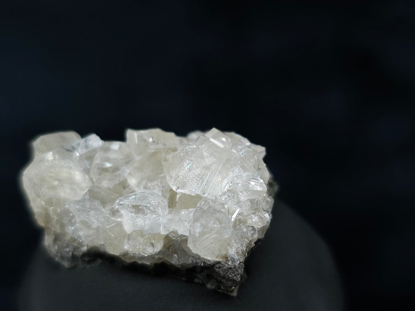 #33581 Super clear Nailhead Spar Calcite tiny cluster