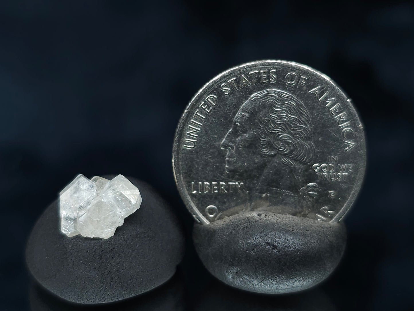 #33582 Super clear Nailhead Spar Calcite tiny cluster